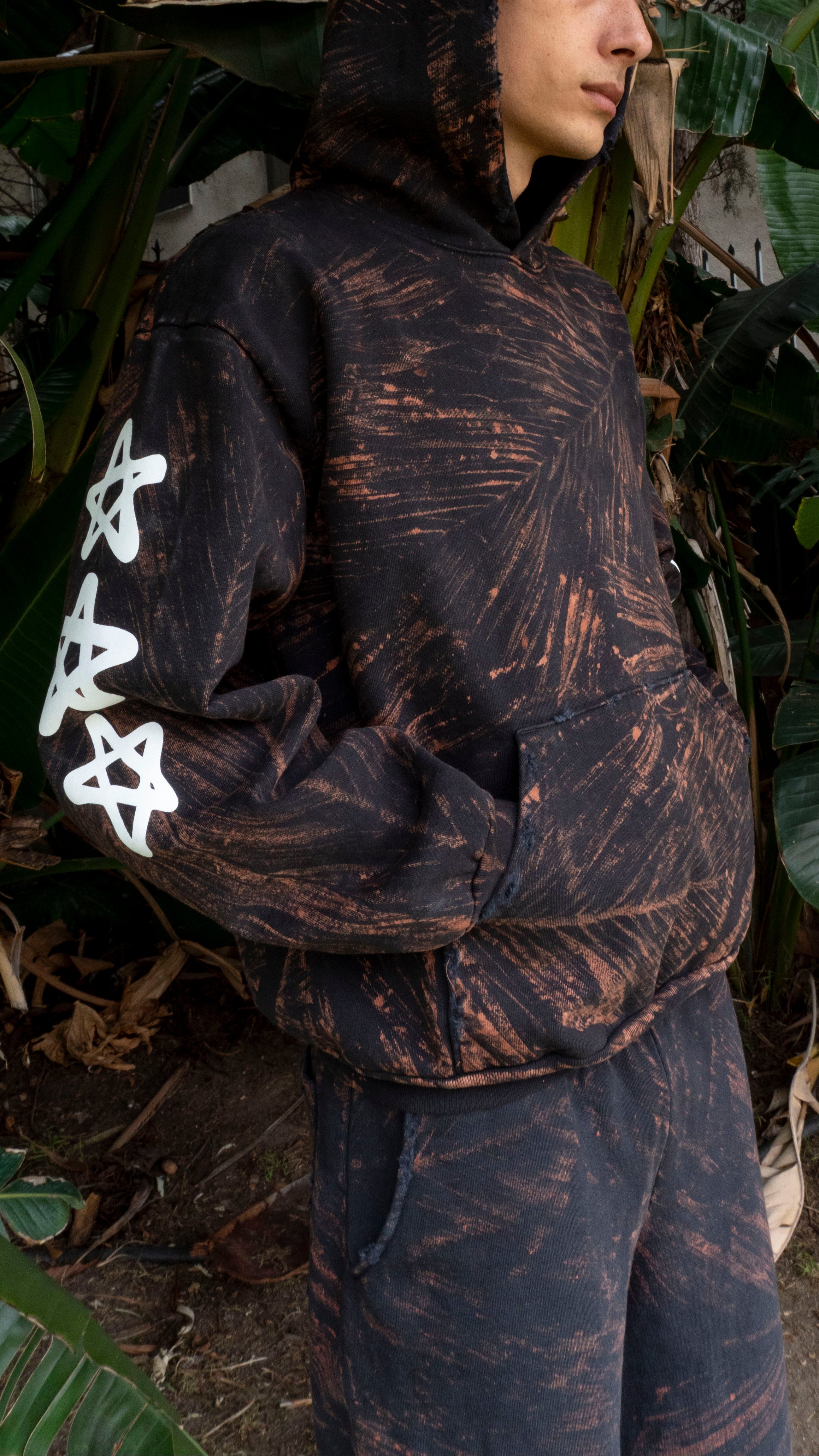 DINO BONES HOODIE BLEACH/BLACK