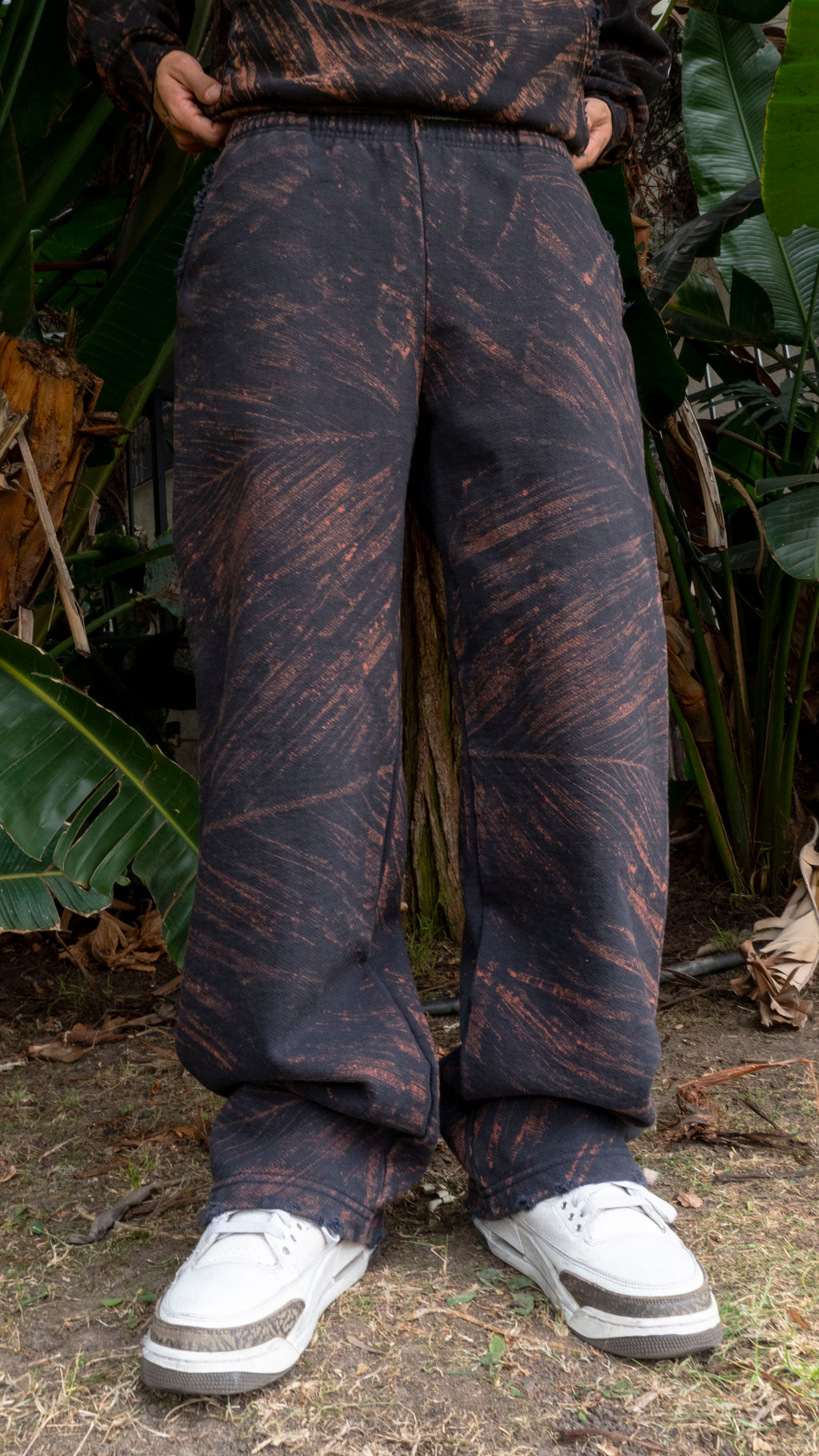 DINO BONES SWEATPANTS BLEACH/BLACK