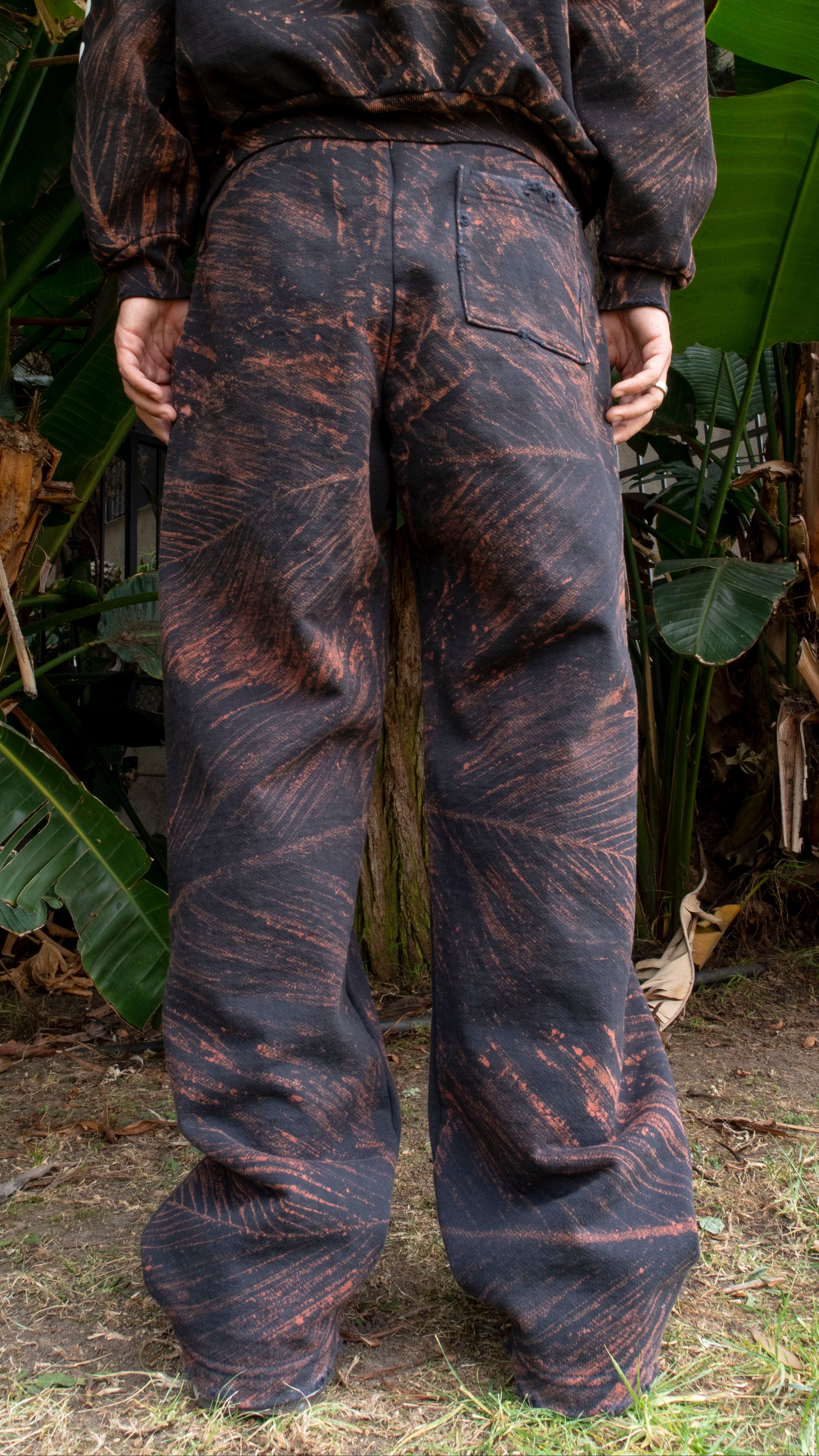 DINO BONES SWEATPANTS BLEACH/BLACK